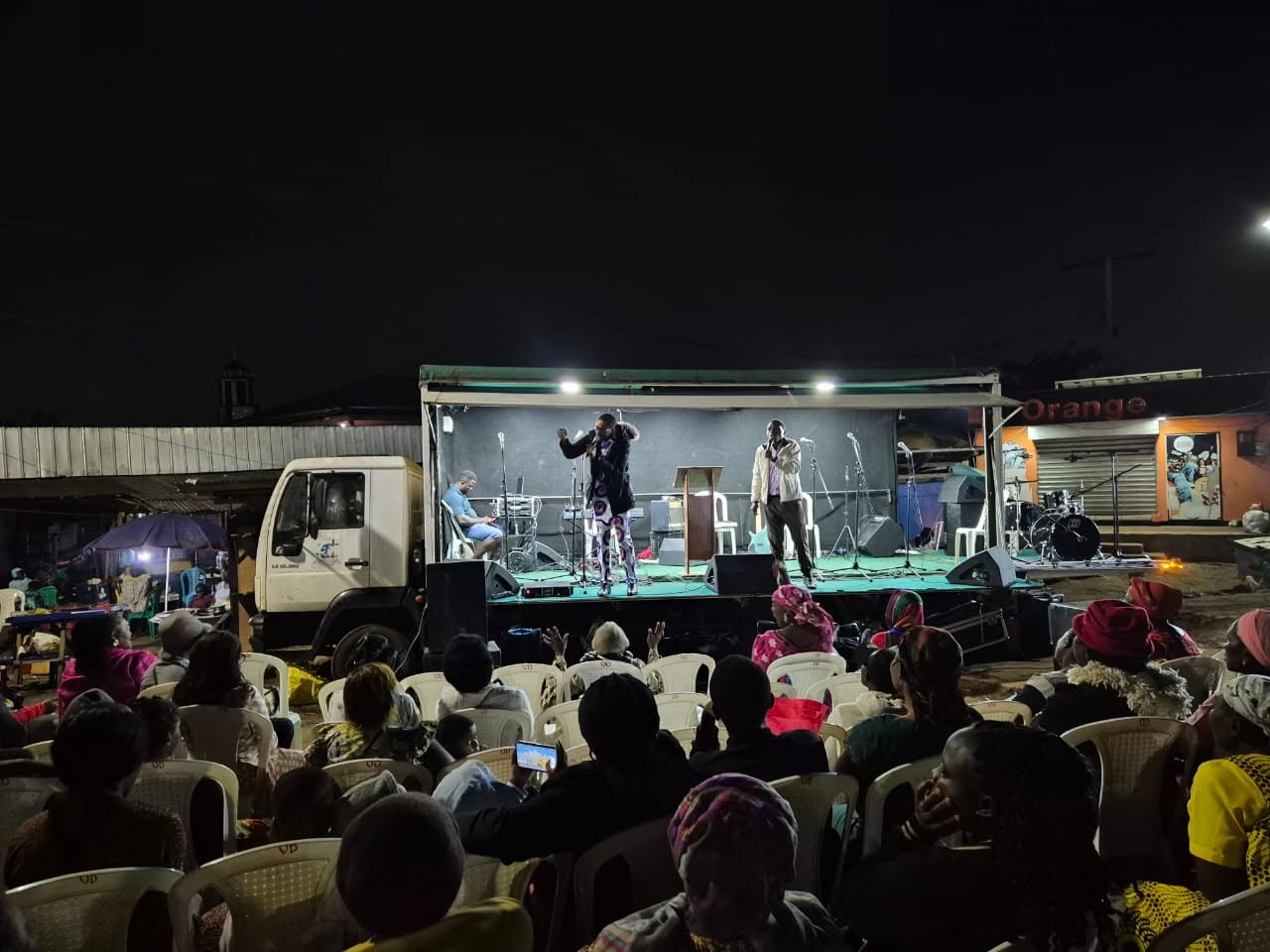 Projection de film d'évangélisation en soirée